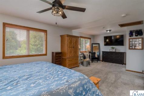 221 Pebble Creek Drive Mankato MN 56001