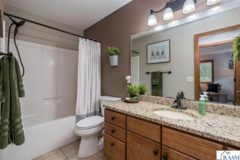 221 Pebble Creek Drive Mankato MN 56001