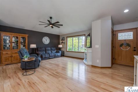 221 Pebble Creek Drive Mankato MN 56001