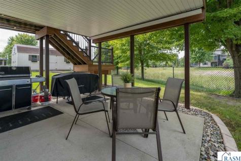 221 Pebble Creek Drive Mankato MN 56001