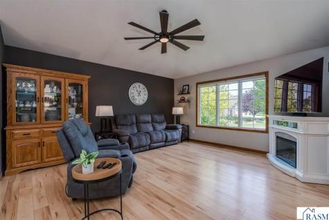 221 Pebble Creek Drive Mankato MN 56001