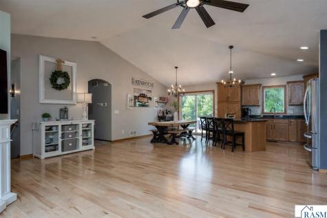 221 Pebble Creek Drive Mankato MN 56001