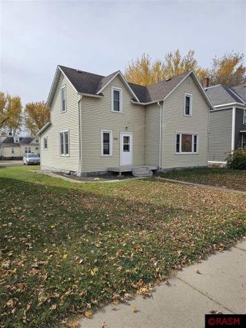 521 E Main Street Sleepy Eye MN 56085
