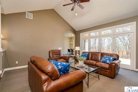 233 Woodhill Court Mankato MN 56001