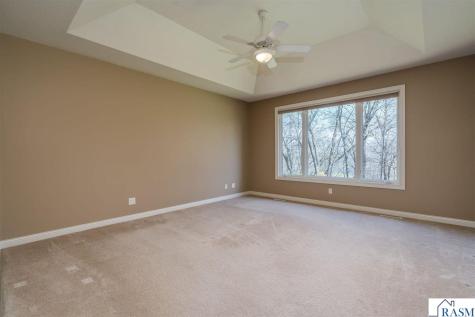 233 Woodhill Court Mankato MN 56001