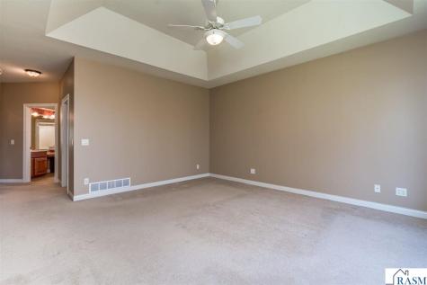 233 Woodhill Court Mankato MN 56001