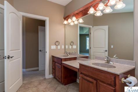 233 Woodhill Court Mankato MN 56001