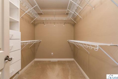 233 Woodhill Court Mankato MN 56001