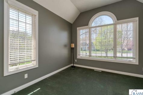 233 Woodhill Court Mankato MN 56001
