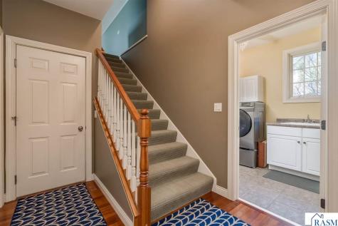 233 Woodhill Court Mankato MN 56001