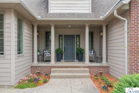 233 Woodhill Court Mankato MN 56001