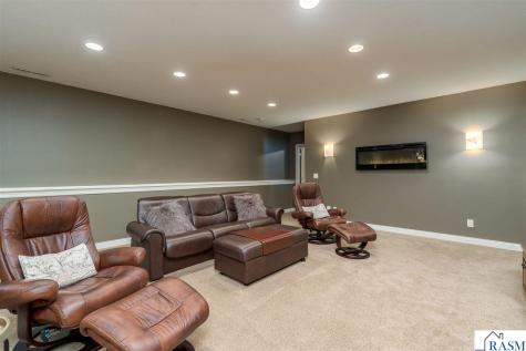 233 Woodhill Court Mankato MN 56001