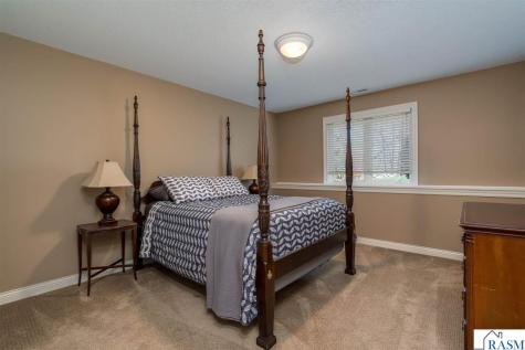 233 Woodhill Court Mankato MN 56001