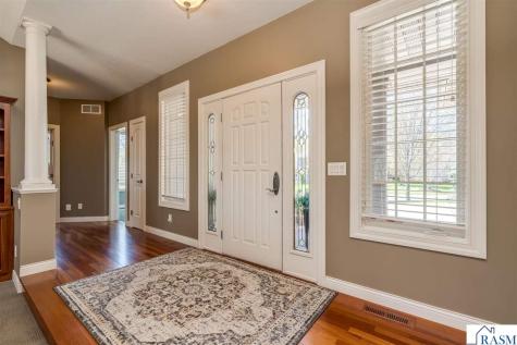 233 Woodhill Court Mankato MN 56001