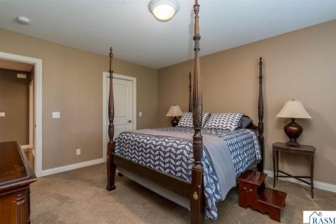 233 Woodhill Court Mankato MN 56001