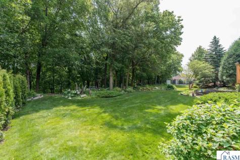 233 Woodhill Court Mankato MN 56001