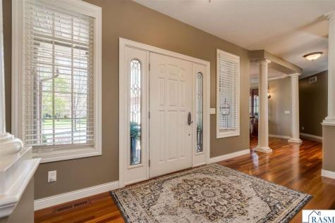 233 Woodhill Court Mankato MN 56001