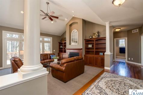 233 Woodhill Court Mankato MN 56001