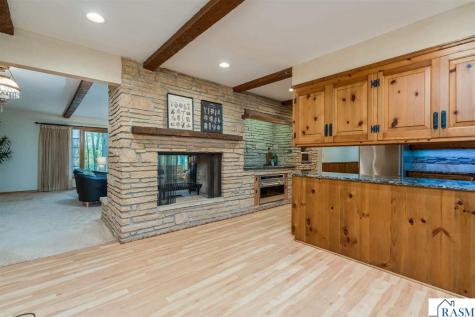 112 W Glencrest Drive Mankato MN 56001