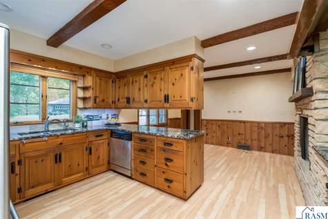 112 W Glencrest Drive Mankato MN 56001