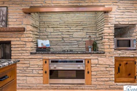 112 W Glencrest Drive Mankato MN 56001