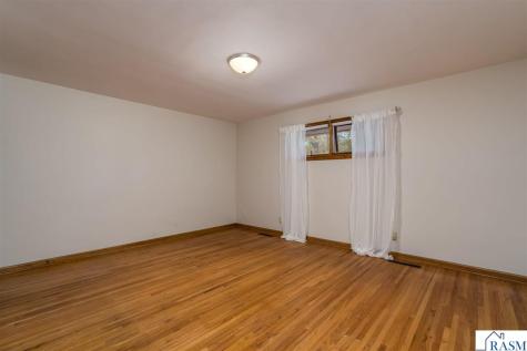 112 W Glencrest Drive Mankato MN 56001