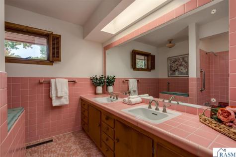 112 W Glencrest Drive Mankato MN 56001