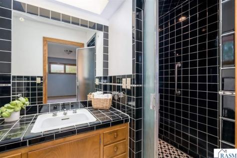 112 W Glencrest Drive Mankato MN 56001