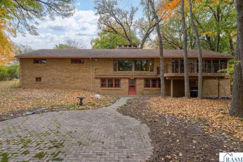 112 W Glencrest Drive Mankato MN 56001