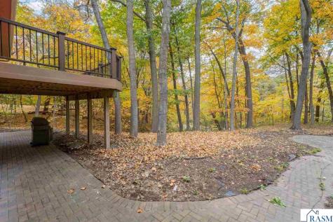 112 W Glencrest Drive Mankato MN 56001