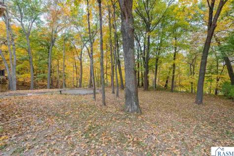 112 W Glencrest Drive Mankato MN 56001