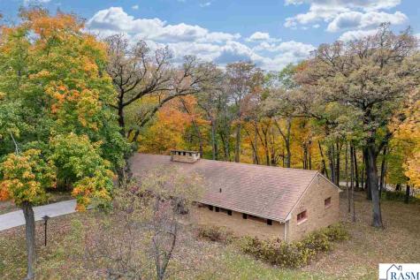 112 W Glencrest Drive Mankato MN 56001