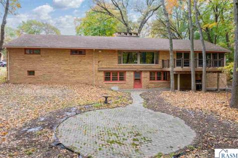 112 W Glencrest Drive Mankato MN 56001