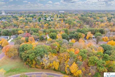 112 W Glencrest Drive Mankato MN 56001