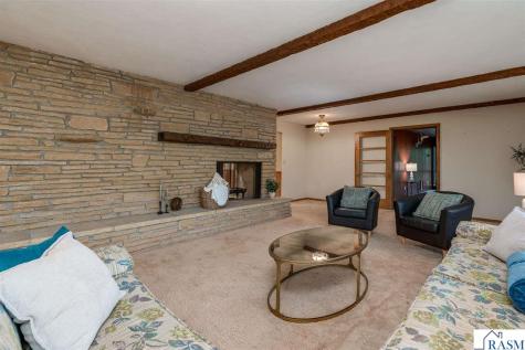 112 W Glencrest Drive Mankato MN 56001