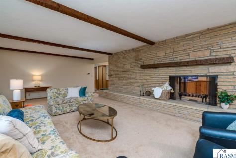 112 W Glencrest Drive Mankato MN 56001