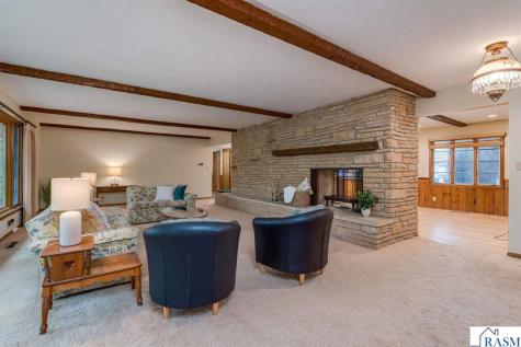 112 W Glencrest Drive Mankato MN 56001
