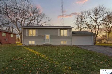 2059 Roe Crest Drive North Mankato MN 56003