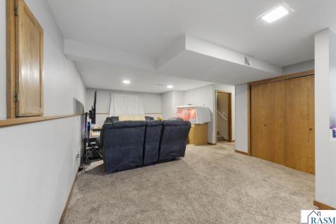 2059 Roe Crest Drive North Mankato MN 56003