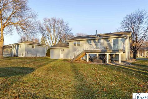 2059 Roe Crest Drive North Mankato MN 56003