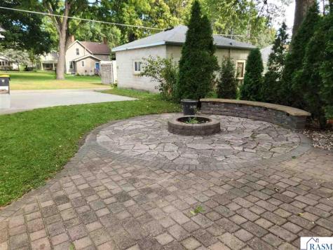 622 Nicollet Avenue North Mankato MN 56003