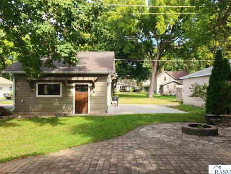 622 Nicollet Avenue North Mankato MN 56003