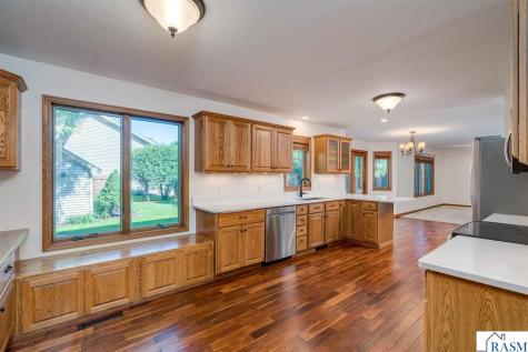 2100 Peregrine Lane North Mankato MN 56003