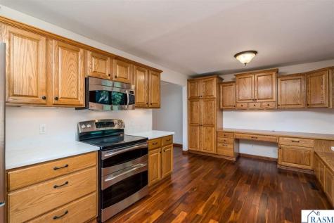 2100 Peregrine Lane North Mankato MN 56003