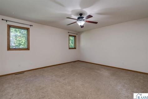 2100 Peregrine Lane North Mankato MN 56003