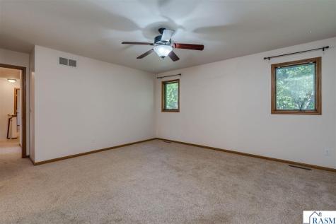 2100 Peregrine Lane North Mankato MN 56003