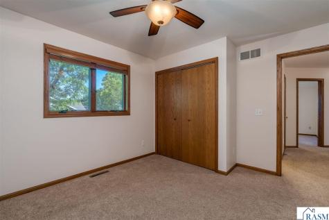 2100 Peregrine Lane North Mankato MN 56003