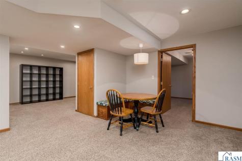 2100 Peregrine Lane North Mankato MN 56003