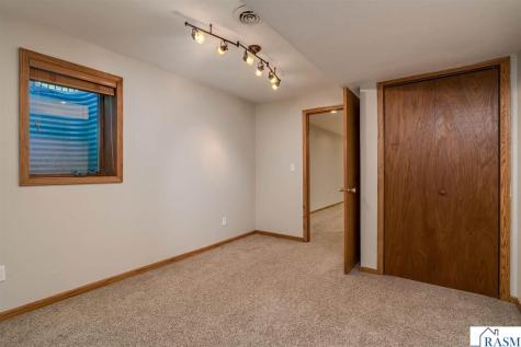 2100 Peregrine Lane North Mankato MN 56003