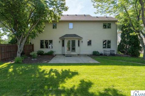 2100 Peregrine Lane North Mankato MN 56003